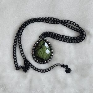 🖤🐍Women’s Green & Black Reptile & Lace-Inspired Pendant Necklace, Black Chain